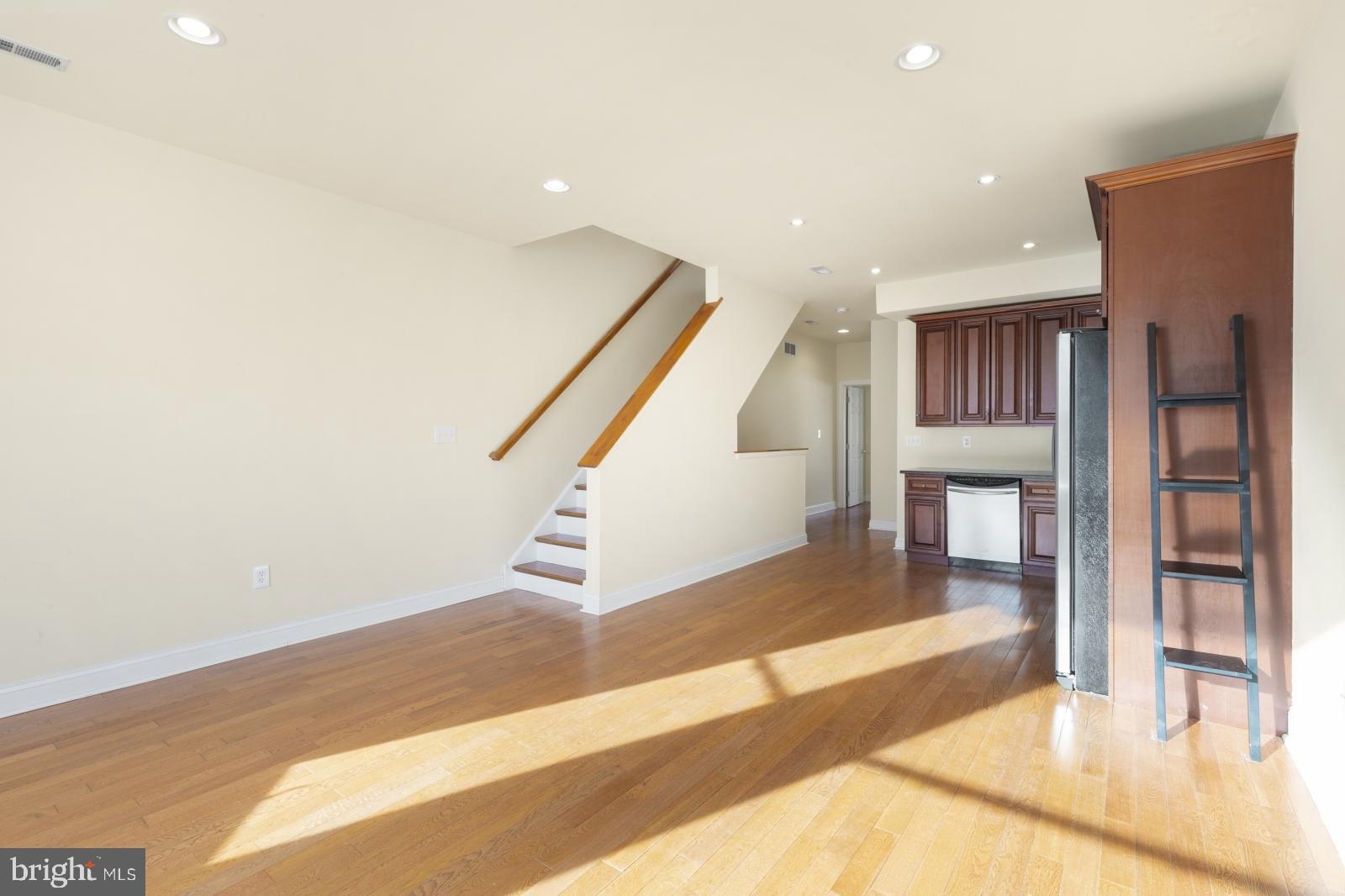 2005 Carpenter Street, Unit A Philadelphia, PA 19146 - Photo 8 of 36