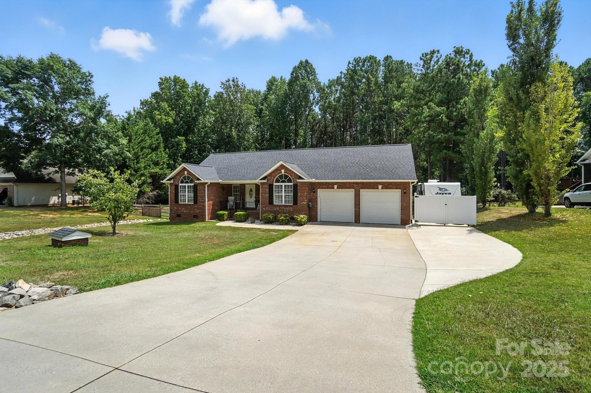 7288 Pine Ridge Drive Denver, NC 28037 - Photo 5 of 47 Gallery Image 5