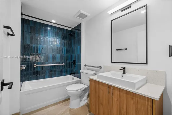 $1,846 | 650 Southwest 1st Street, Unit 102, Miami, FL 33130