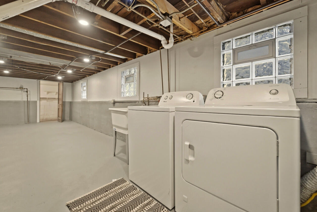 718 Cherry Street Hammond, IN 46324 - Photo 13 of 18 1280x856
