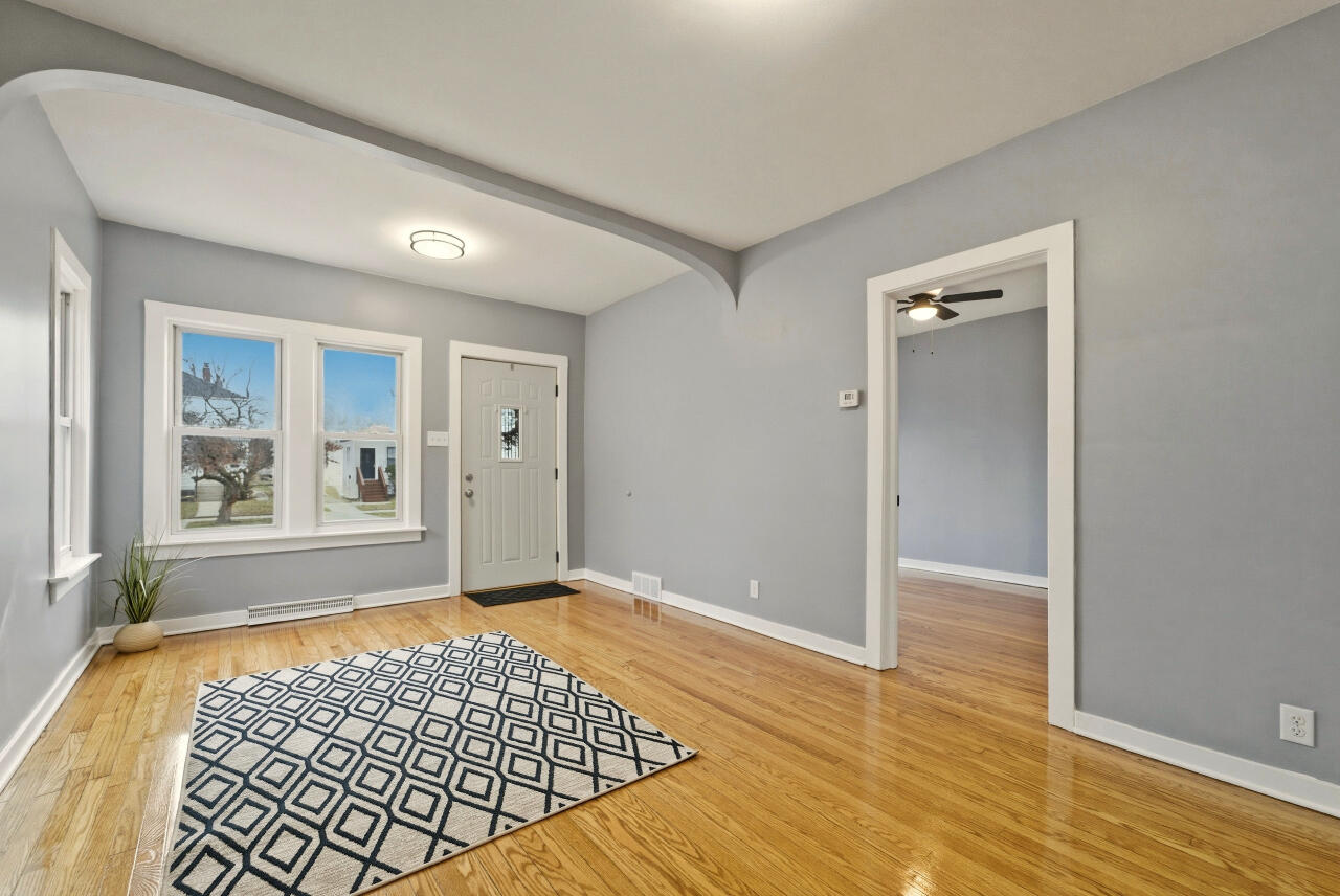 718 Cherry Street Hammond, IN 46324 - Photo 2 of 18 1280x856