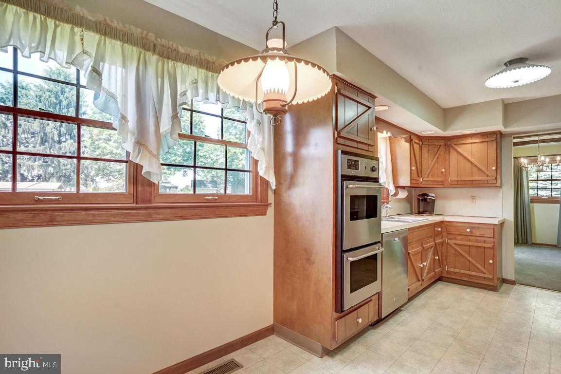 4436 Snavely Road Elizabethtown, PA 17022 - Photo 8 of 16 Gallery Image 8