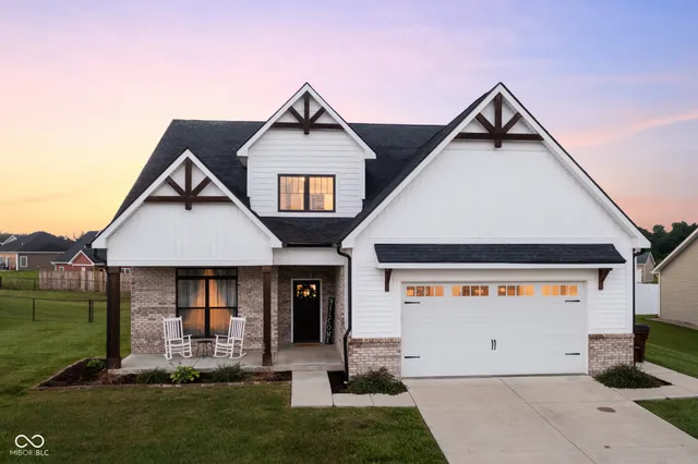 $465,000 | 637 East Benjamin Street, Ellettsville, IN 47429