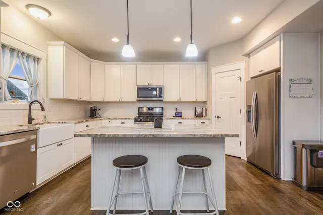 $465,000 | 637 East Benjamin Street, Ellettsville, IN 47429