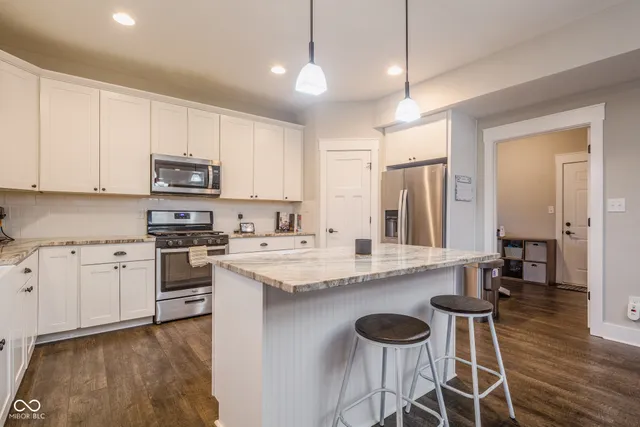 $465,000 | 637 East Benjamin Street, Ellettsville, IN 47429