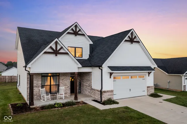 $465,000 | 637 East Benjamin Street, Ellettsville, IN 47429