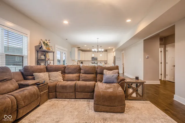 $465,000 | 637 East Benjamin Street, Ellettsville, IN 47429