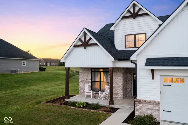 $465,000 | 637 East Benjamin Street, Ellettsville, IN 47429