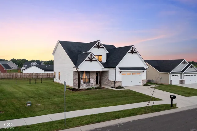 $465,000 | 637 East Benjamin Street, Ellettsville, IN 47429