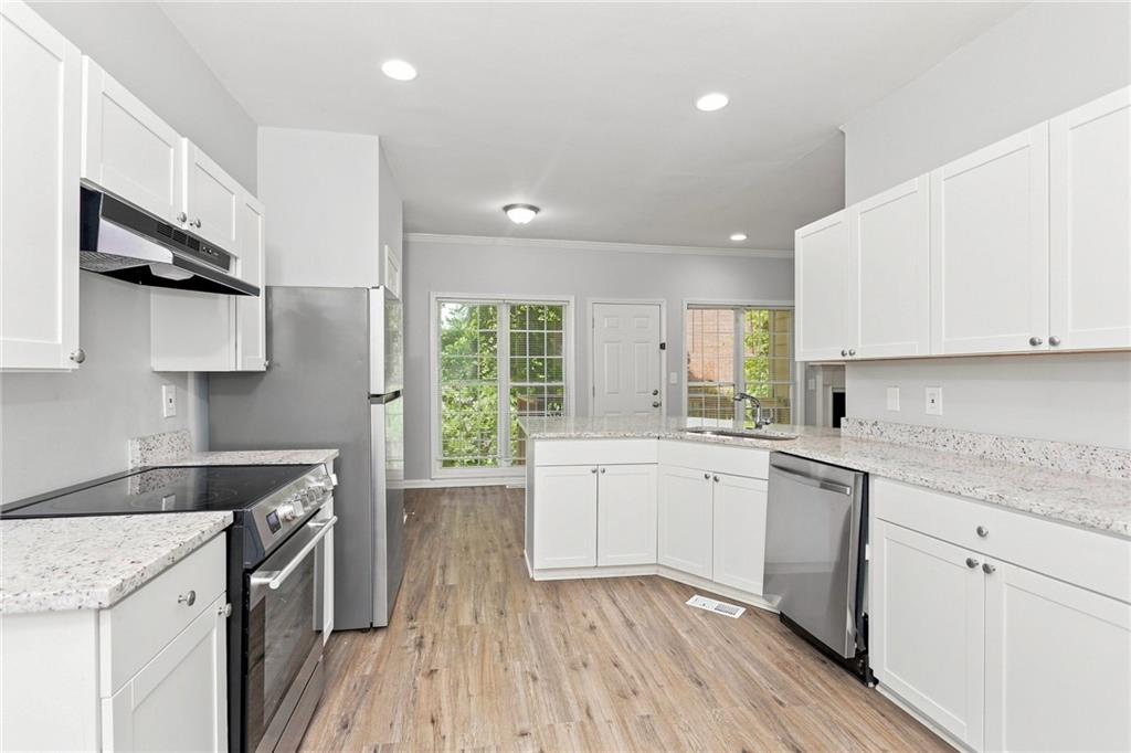 66 Holly Road Northwest Atlanta, GA 30314 - Photo 4 of 17 Gallery Image 4