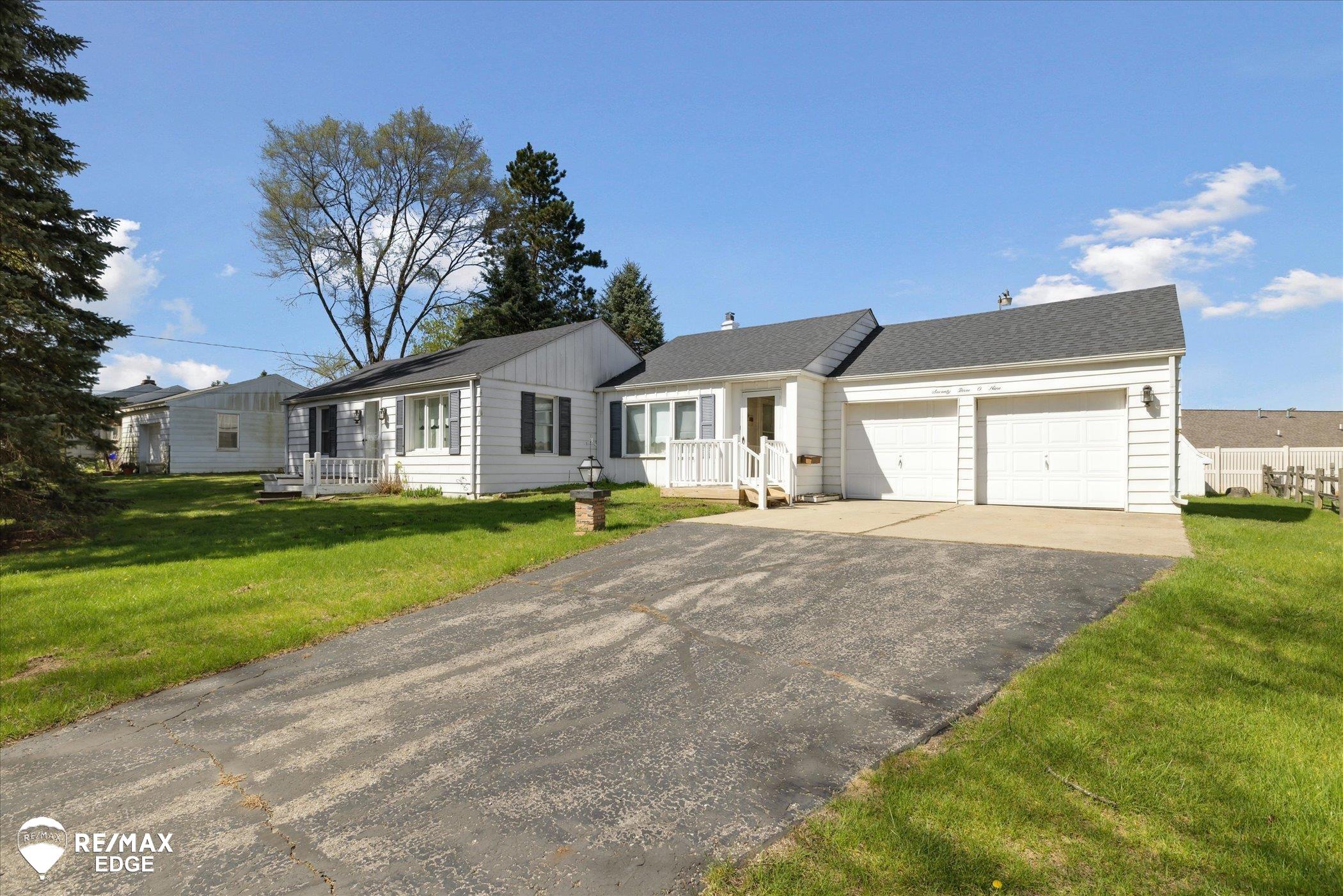 7309 North Genesee Road Genesee, MI 48437 - Photo 4 of 32 50173077-ed7611fa-6d9e-436b-90dc-0b02828b5260.JPG