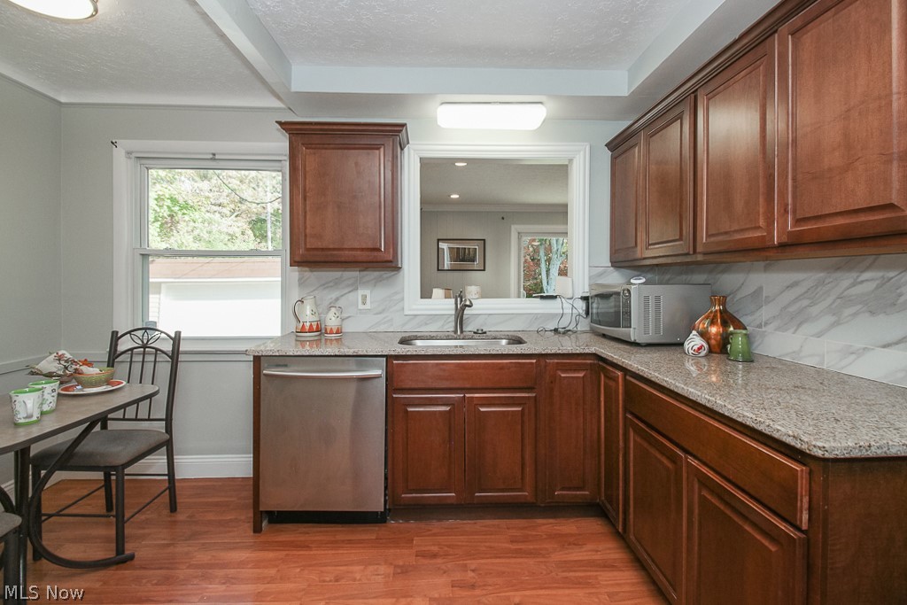 4029 Corwin Road Cleveland, OH 44121 - Photo 15 of 33