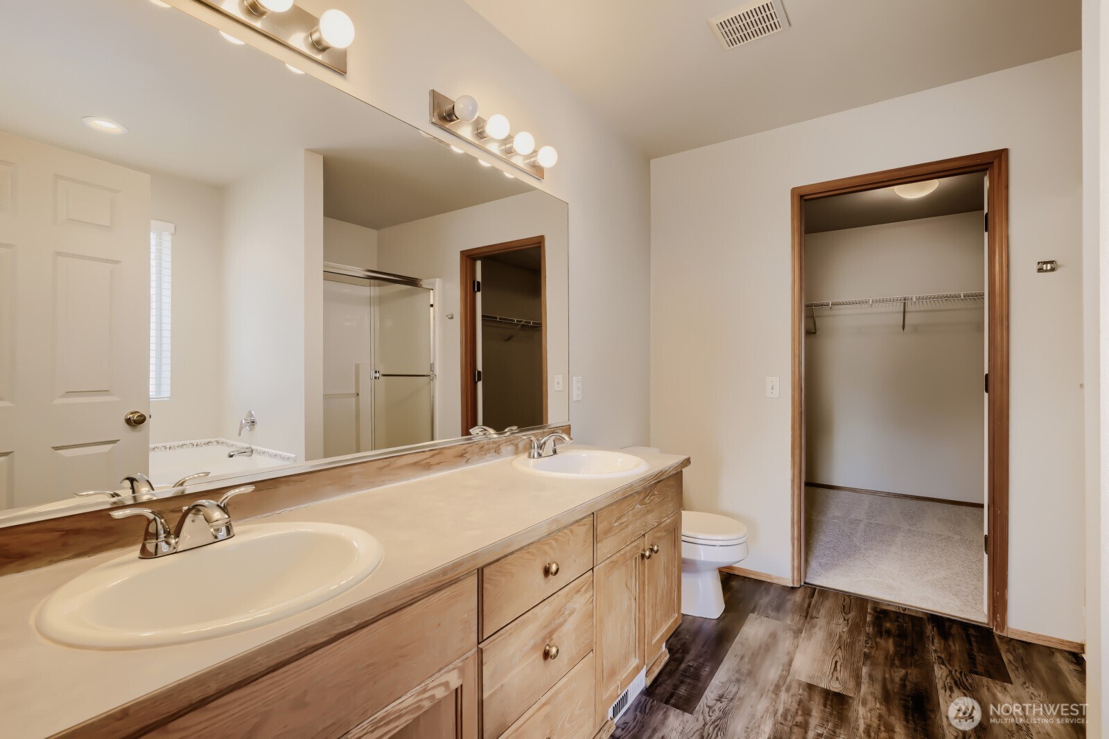 12224 58th Place South Seattle, WA 98178 - Photo 14 of 25
