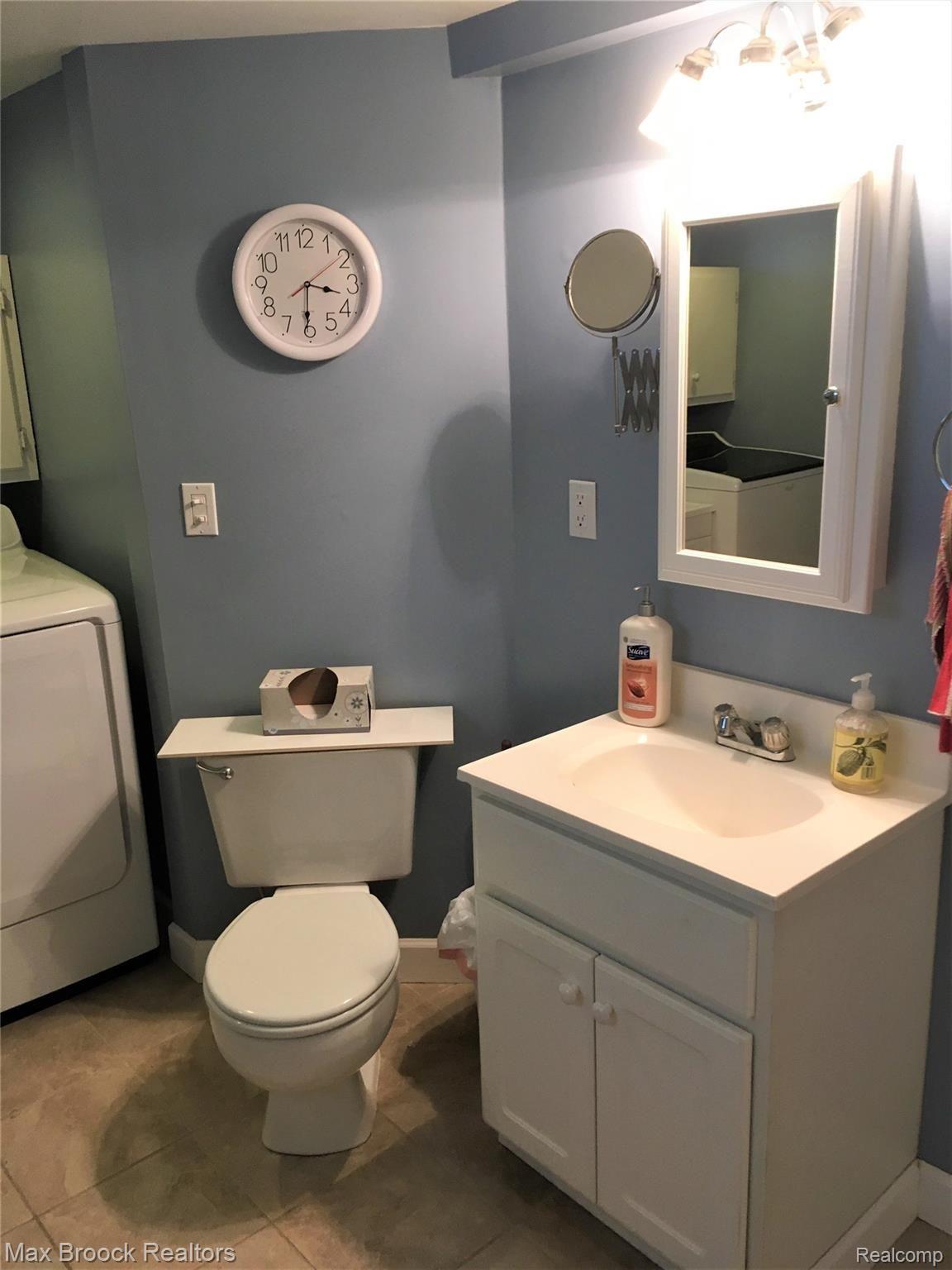 22725 Power Road Farmington, MI 48336 - Photo 22 of 25 Full Bath in Lower Level