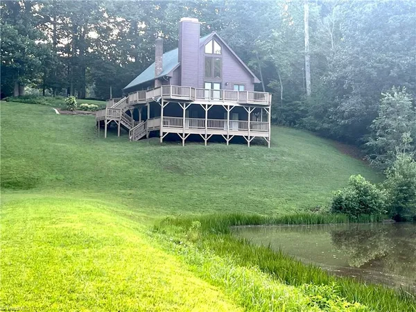 $484,900 | 6517 Blazingwood Drive, Pfafftown, NC 27040