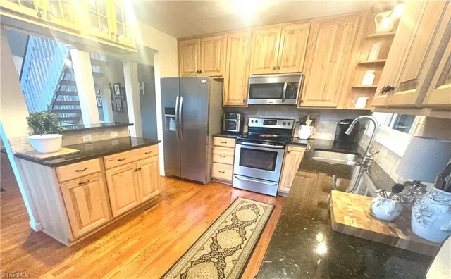 $500,000 | 6517 Blazingwood Drive, Pfafftown, NC 27040