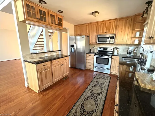 $484,900 | 6517 Blazingwood Drive, Pfafftown, NC 27040