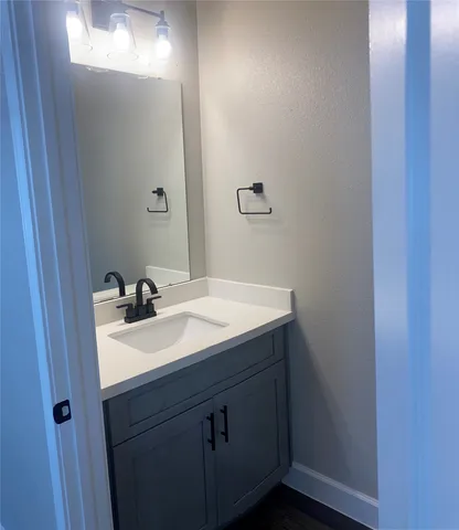 $1,549 | 62 Woodland Hills Drive, Unit B, Conroe, TX 77303