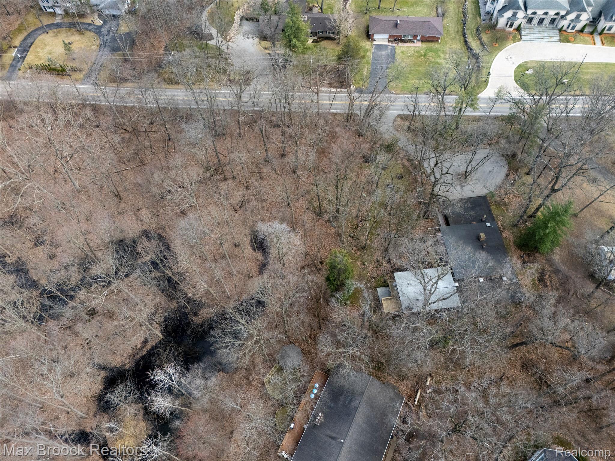 30875 Franklin Road Franklin, MI 48025 - Photo 83 of 86 Aerial perspective of suburban area
