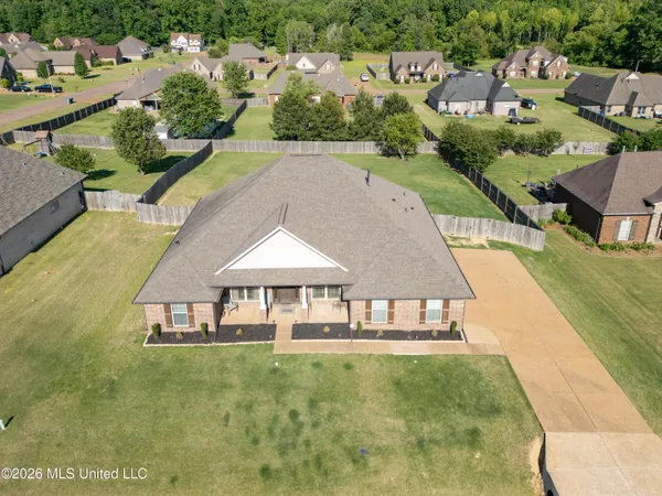$345,000 | 2126 Great Barrington Place, Nesbit, MS 38651