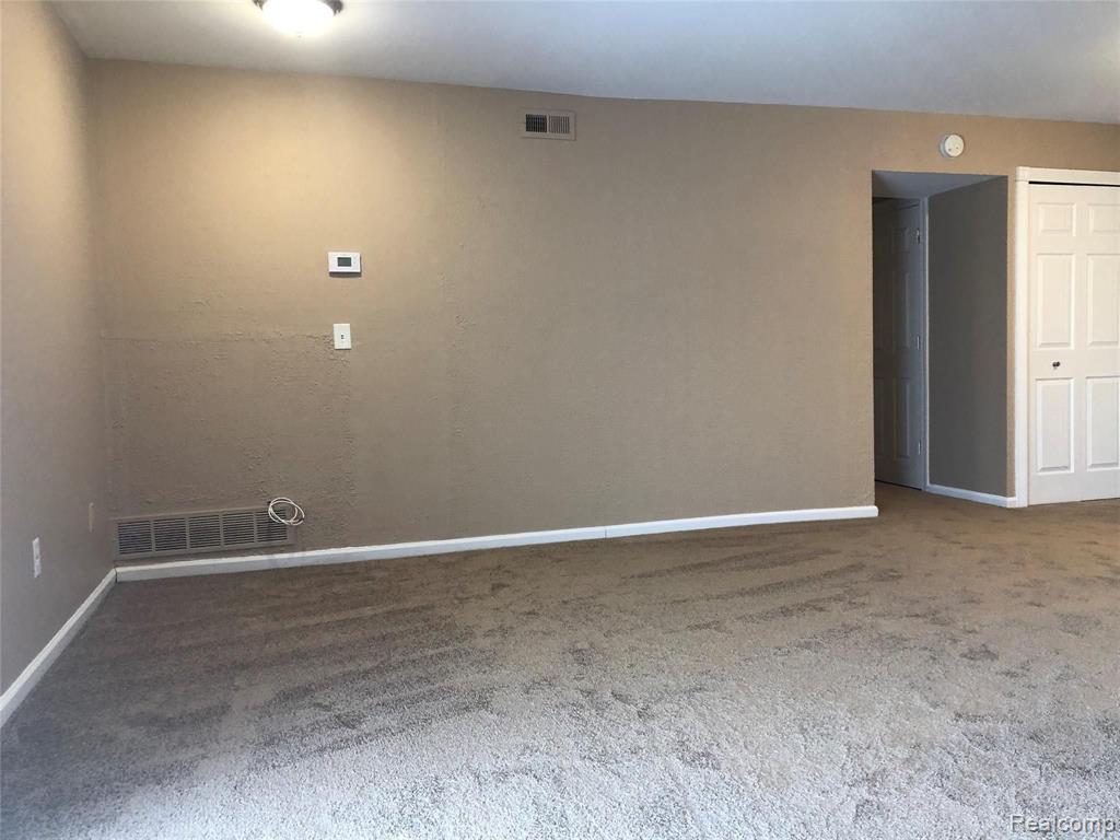 29880 West 12 Mile Road, Unit 67/808 Farmington, MI 48334 - Photo 3 of 18