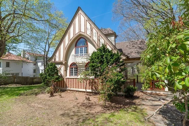 $1,570,000 | 9 Masconomo Street, Manchester, MA 01944