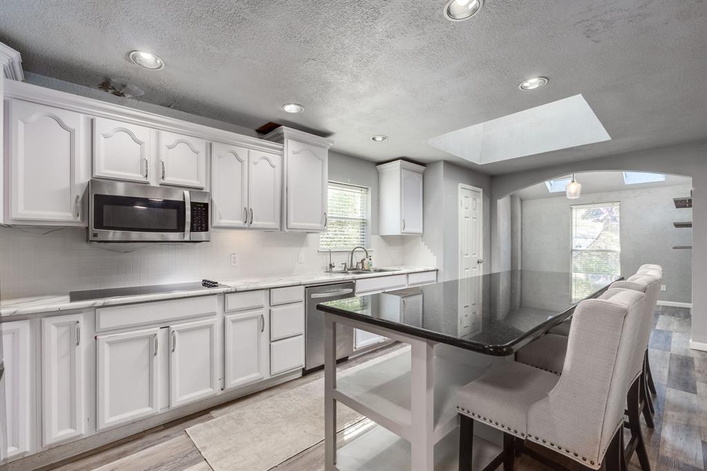 233 Willow Ridge Road Fort Worth, TX 76103 - Photo 11 of 40