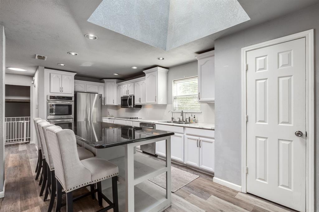 233 Willow Ridge Road Fort Worth, TX 76103 - Photo 14 of 40