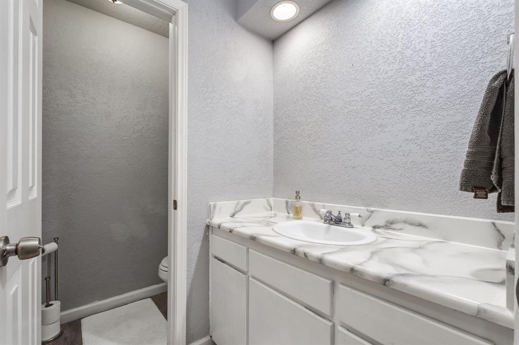 233 Willow Ridge Road Fort Worth, TX 76103 - Photo 26 of 40