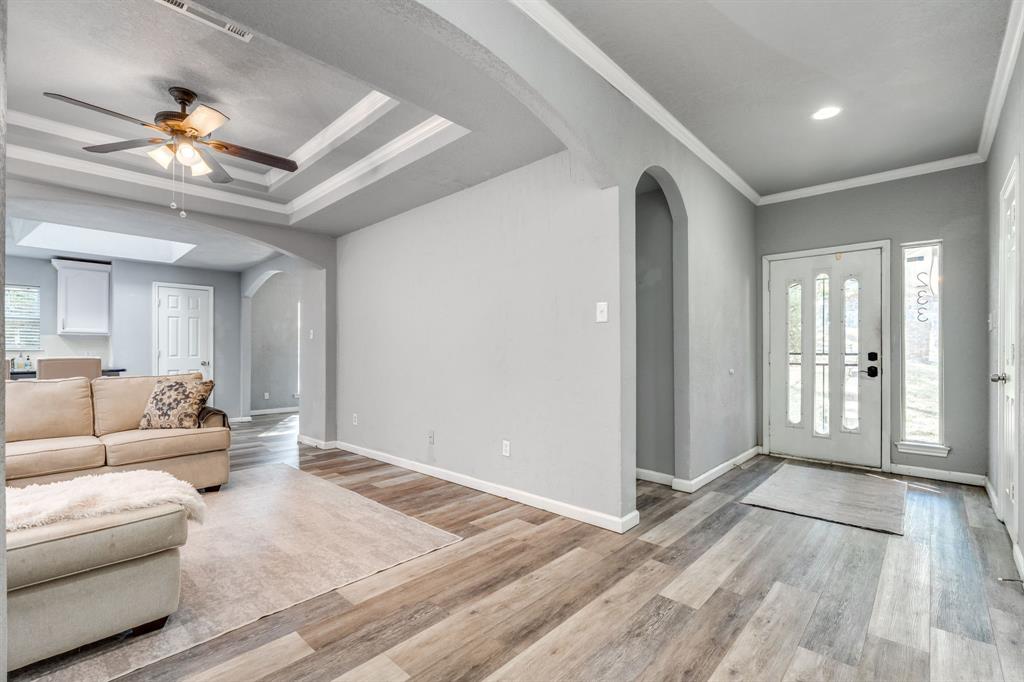 233 Willow Ridge Road Fort Worth, TX 76103 - Photo 3 of 40