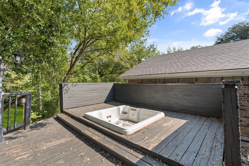 233 Willow Ridge Road Fort Worth, TX 76103 - Photo 36 of 40