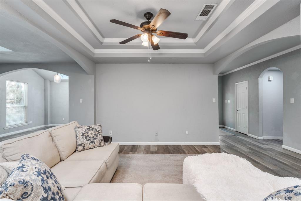 233 Willow Ridge Road Fort Worth, TX 76103 - Photo 7 of 40