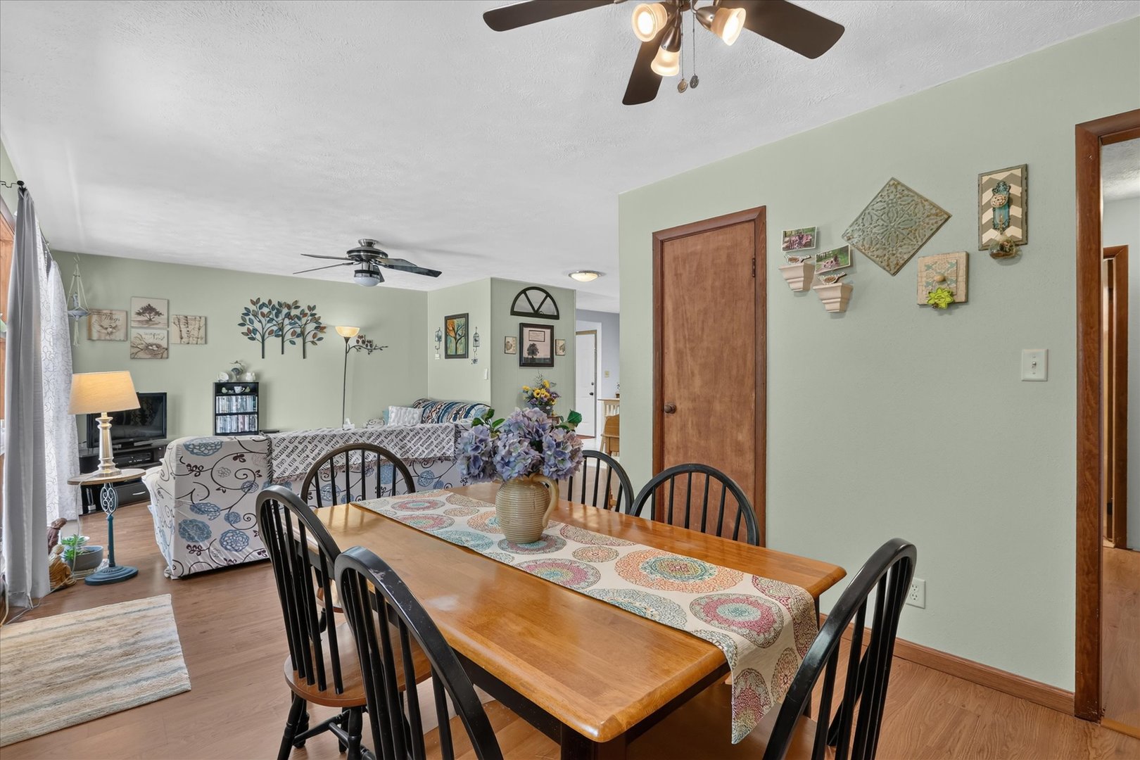 1204 West Violet Street Freeport, IL 61032 - Photo 16 of 36 a view of a a dining room with furniture