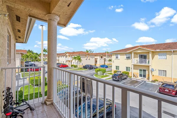 $2,400 | 6962 Northwest 179th Street, Unit 201, Hialeah, FL 33015