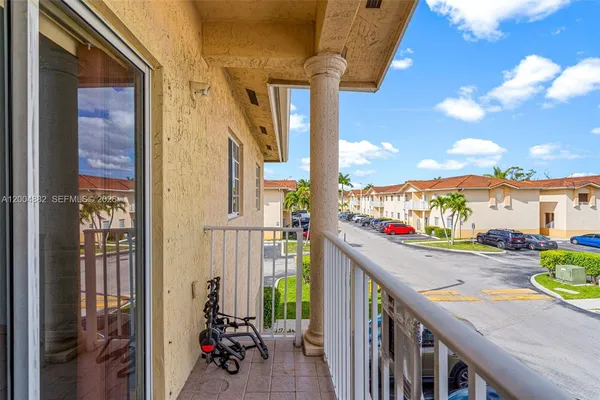 $2,400 | 6962 Northwest 179th Street, Unit 201, Hialeah, FL 33015