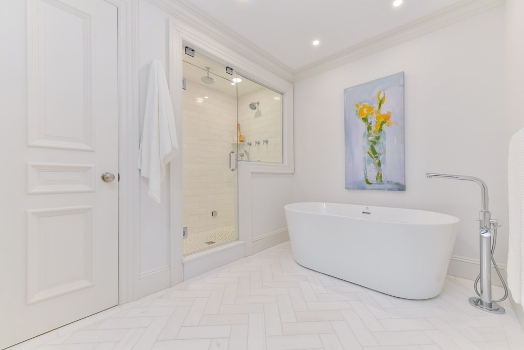 361 Beacon Street, Unit 3 Boston, MA 02116 - Photo 17 of 23 a bathroom with a bathtub and a shower