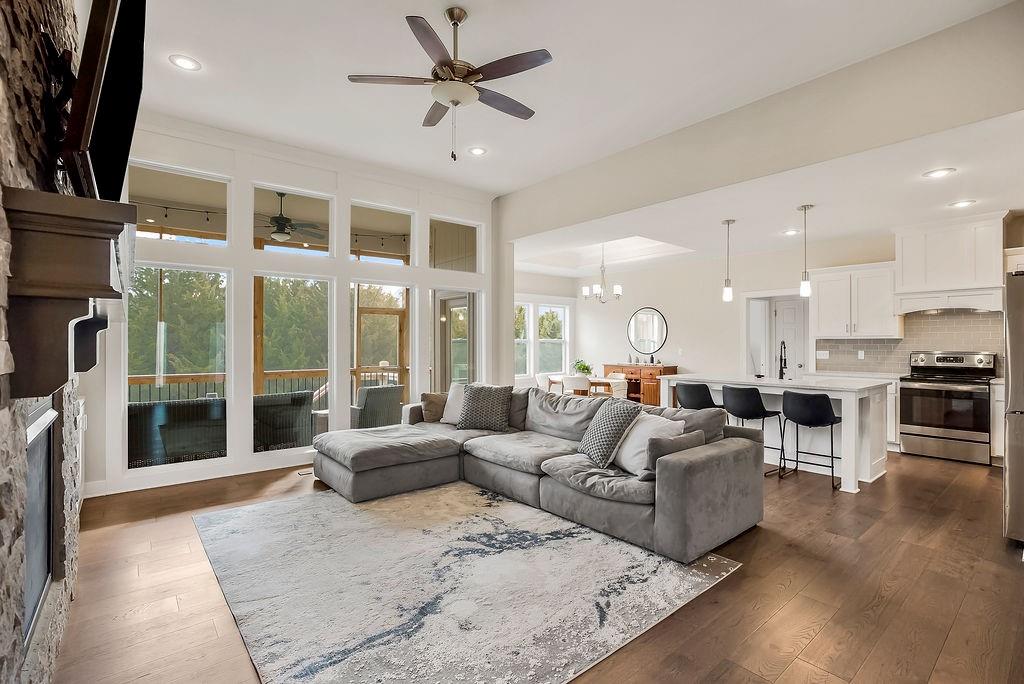 11579 South Barker Road Olathe, KS 66061 - Photo 3 of 30