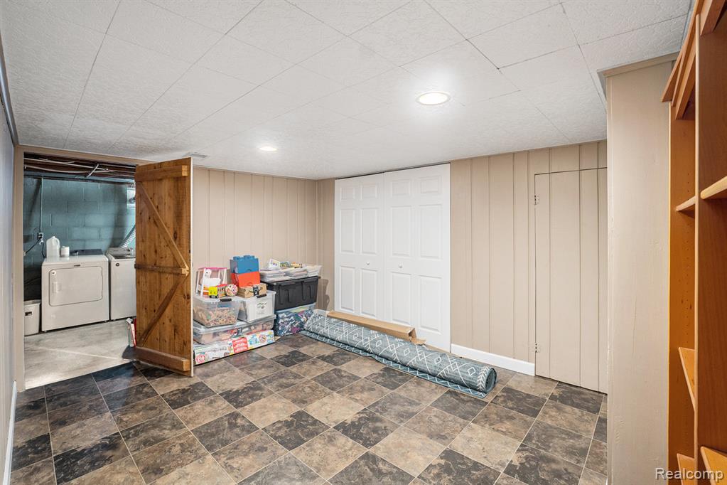 7545 Porter Road Grand Blanc, MI 48439 - Photo 22 of 34
