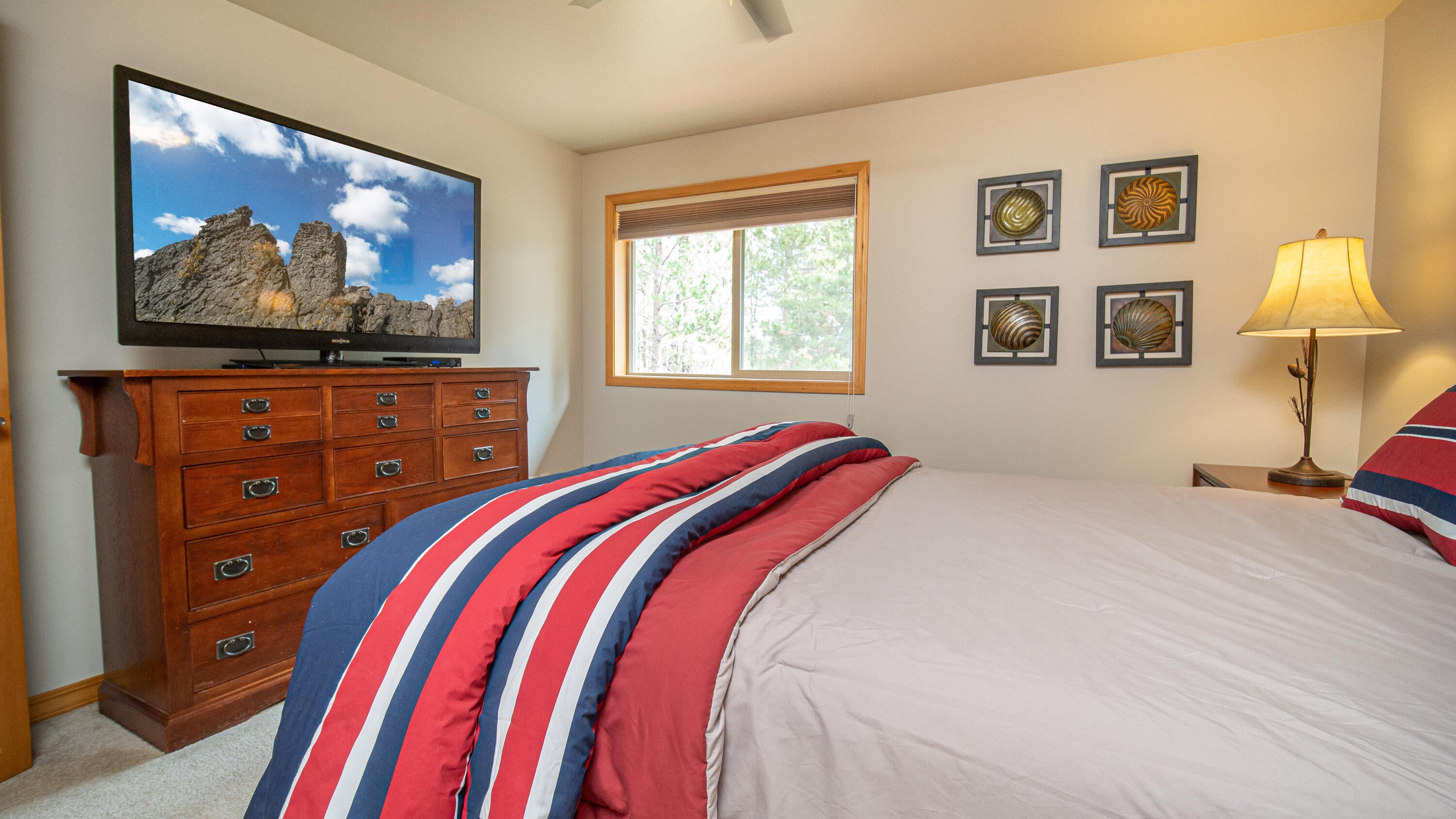 55845 Lost Rider Loop Bend, OR 97707 - Photo 23 of 42 Primary Bedroom Upstairs 2