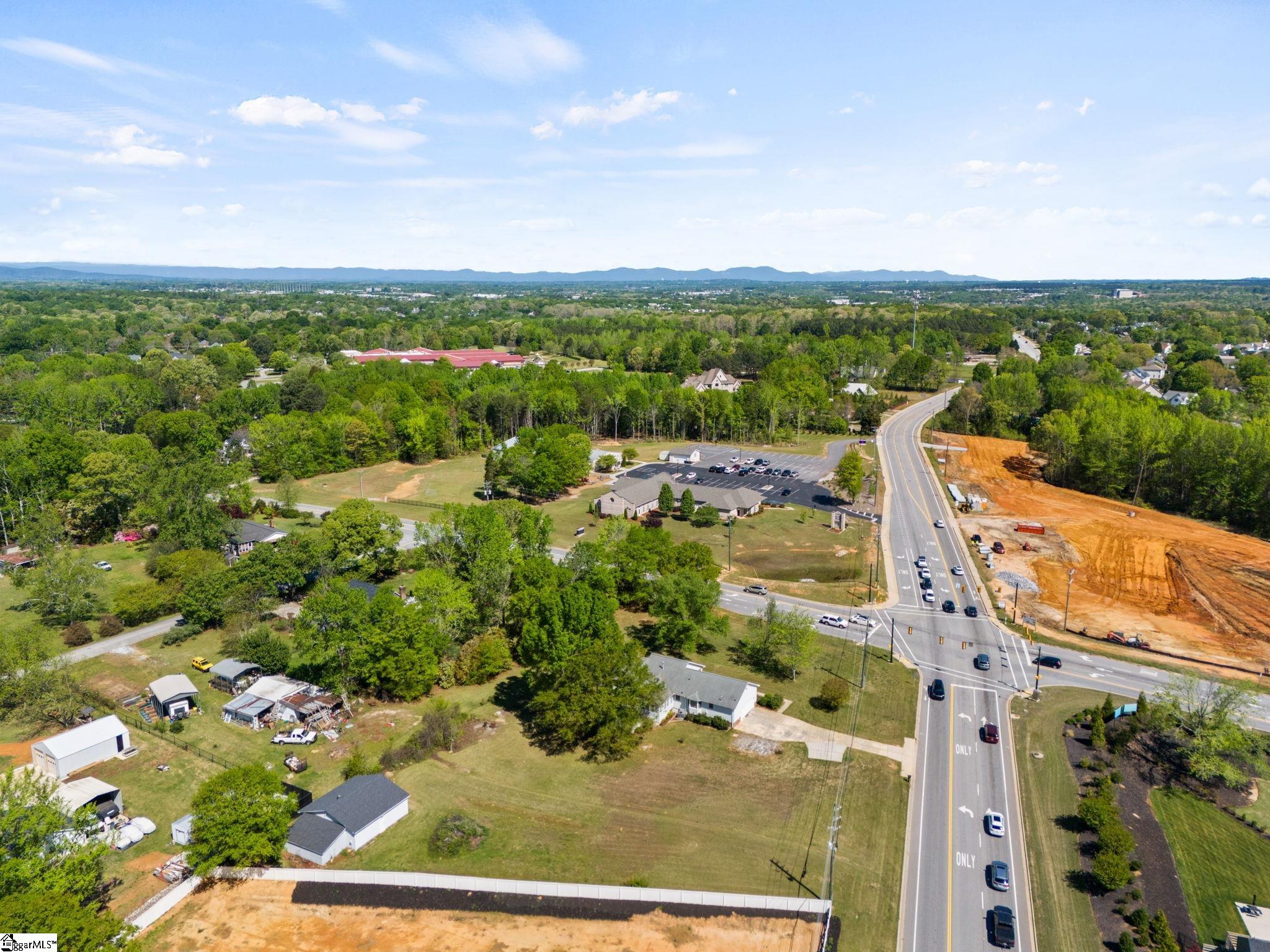 2604 Roper Mountain Road Simpsonville, SC 29681 - Photo 38 of 43