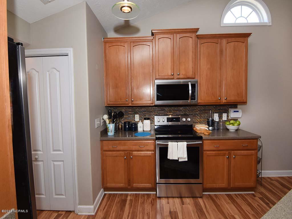 712 Rivage Promenade Wilmington, NC 28412 - Photo 8 of 42 712 Kitchen