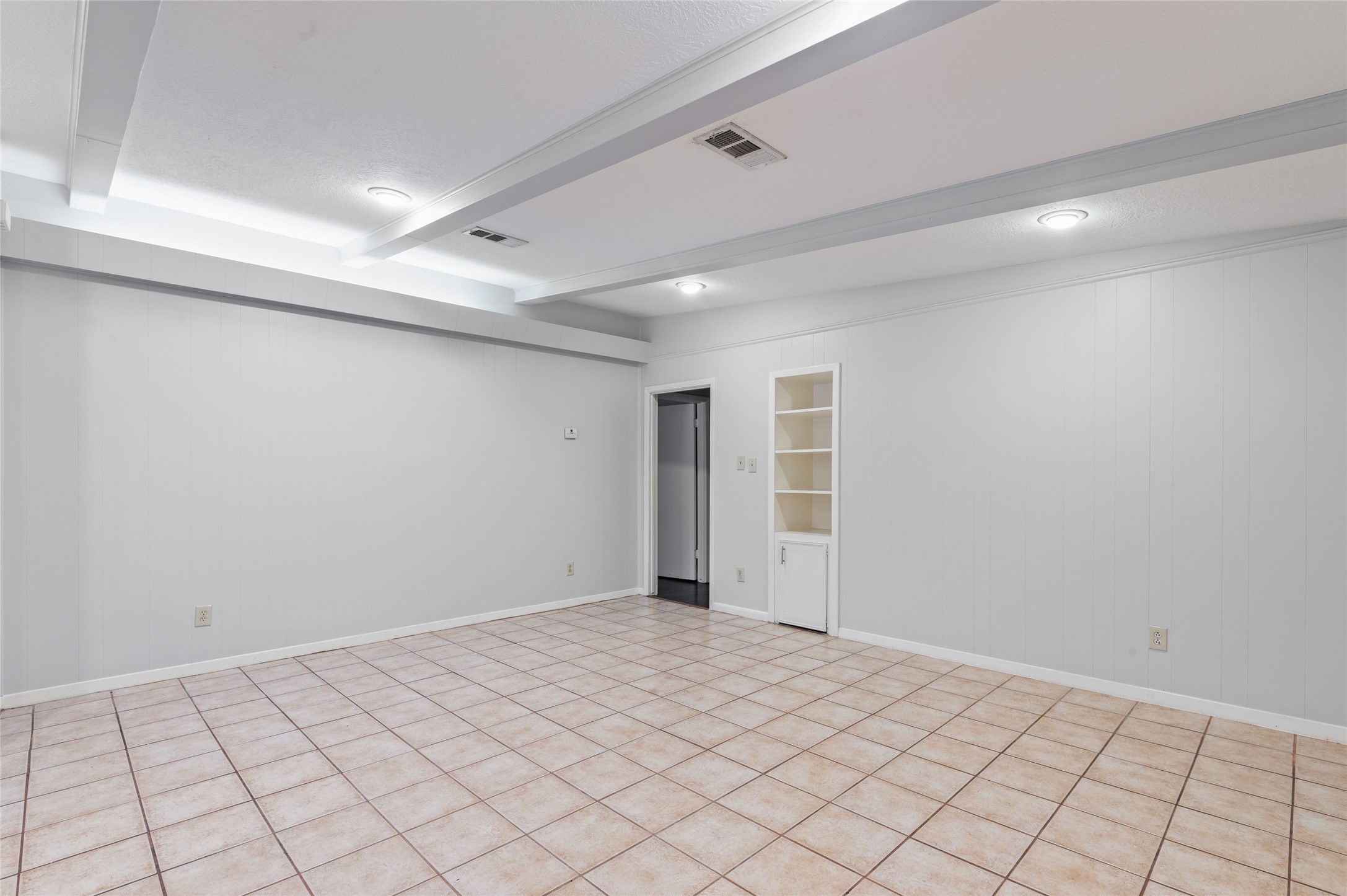 118 East Thornton Road Houston, TX 77022 - Photo 8 of 22
