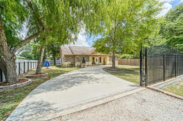 $289,900 | 523 Renfro-Burford Road, Fresno, TX 77545
