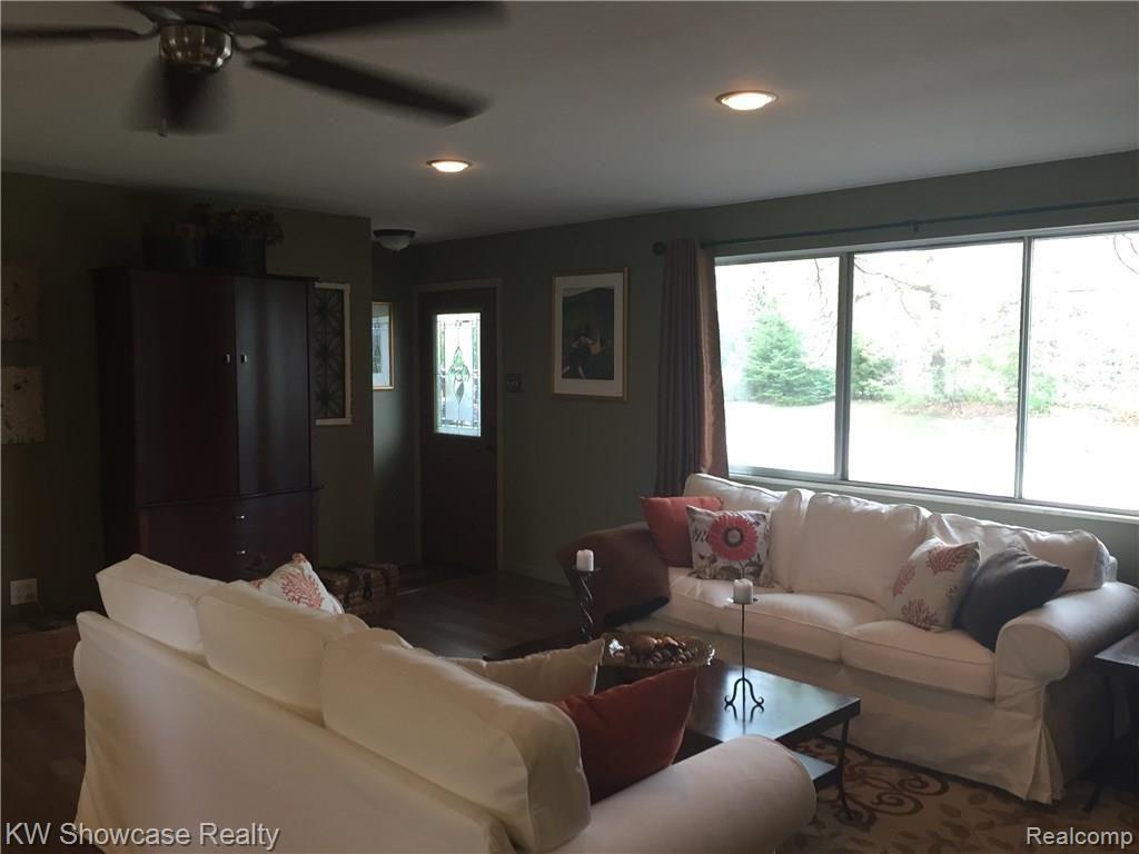 3376 South Commerce Road Commerce Township, MI 48382 - Photo 17 of 60 2016-05-12 17.22