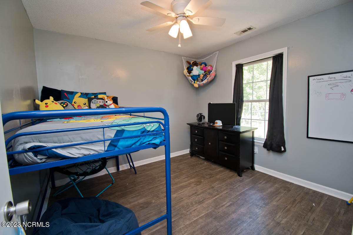249 Sand Ridge Road Hubert, NC 28539 - Photo 12 of 27 guest room from entry door