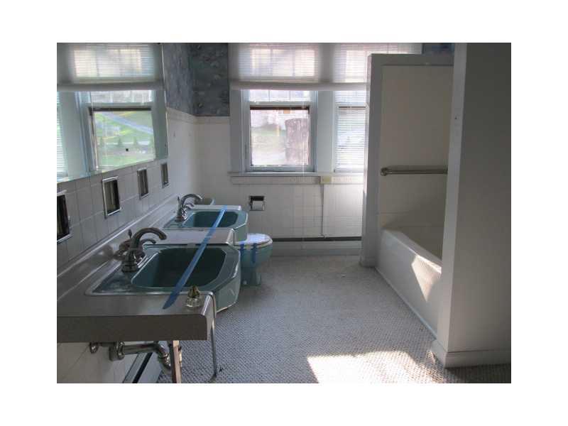 1465 Darlington Road Ligonier, PA 15658 - Photo 3 of 14 Full Bath.