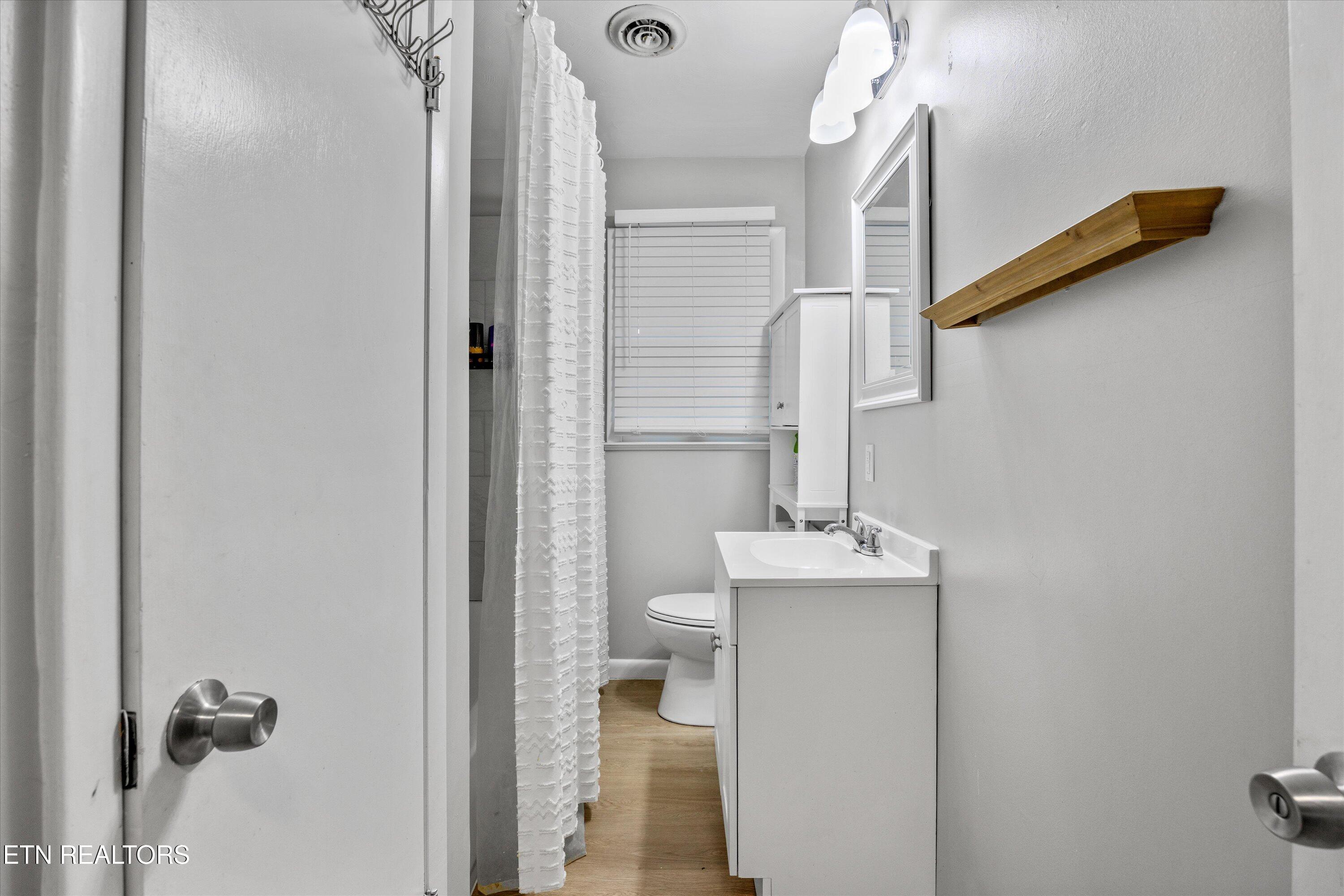 8114 Sharp Road Powell, TN 37849 - Photo 20 of 43 16-8114 Sharp Rd-09