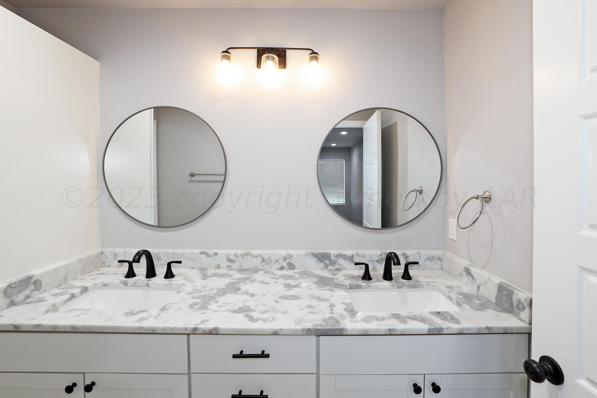 8945 Redbud Road Amarillo, TX 79119 - Photo 14 of 21 Bathroom