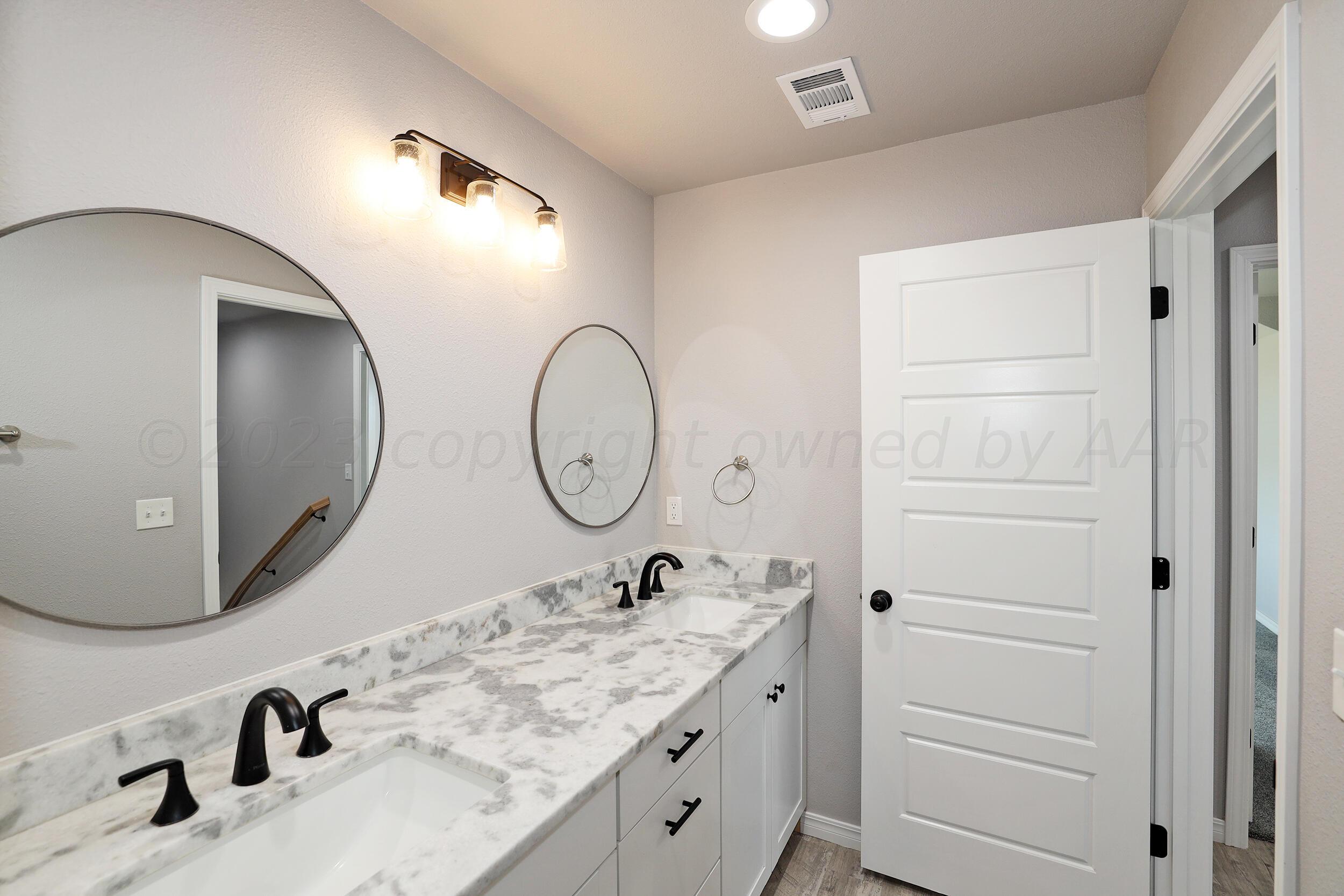 8945 Redbud Road Amarillo, TX 79119 - Photo 16 of 21 Bathroom3