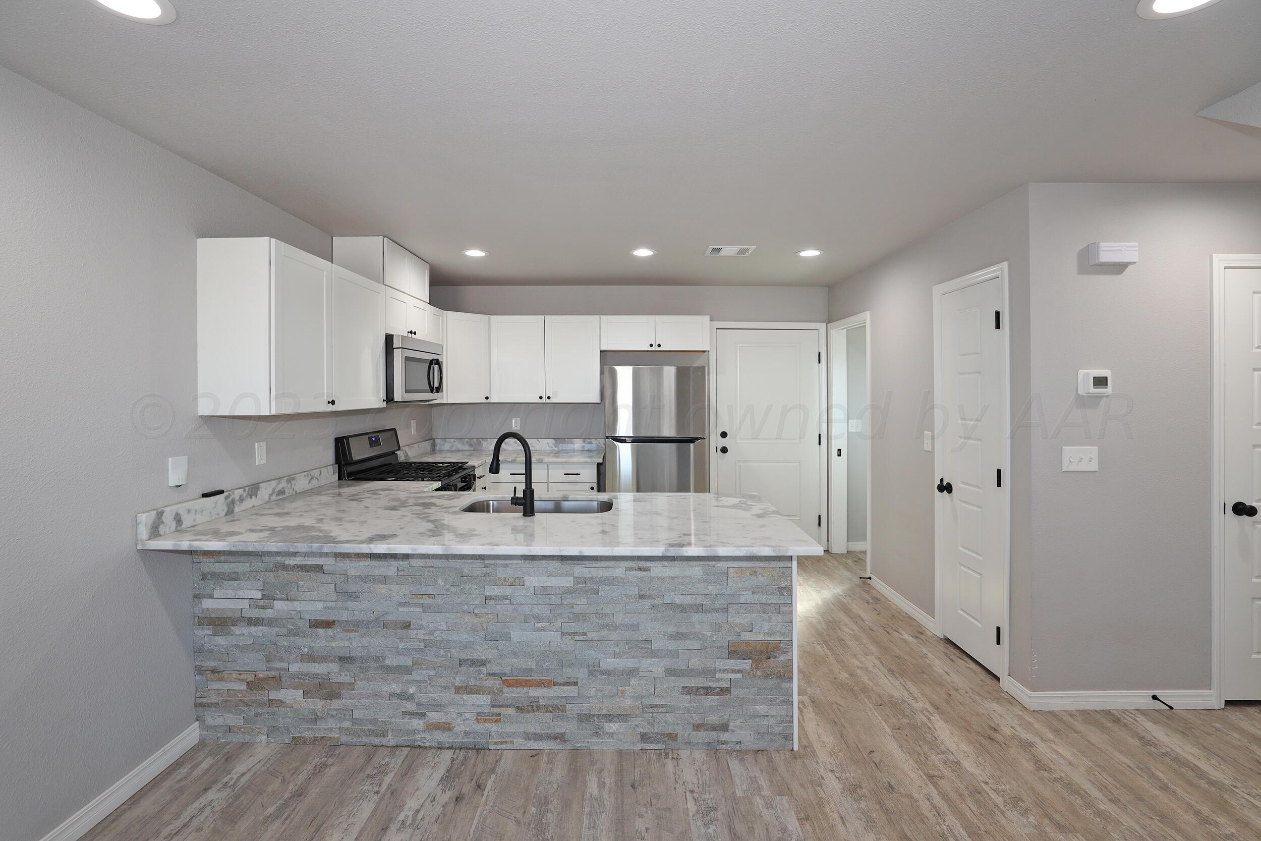8945 Redbud Road Amarillo, TX 79119 - Photo 5 of 21 Kitchen
